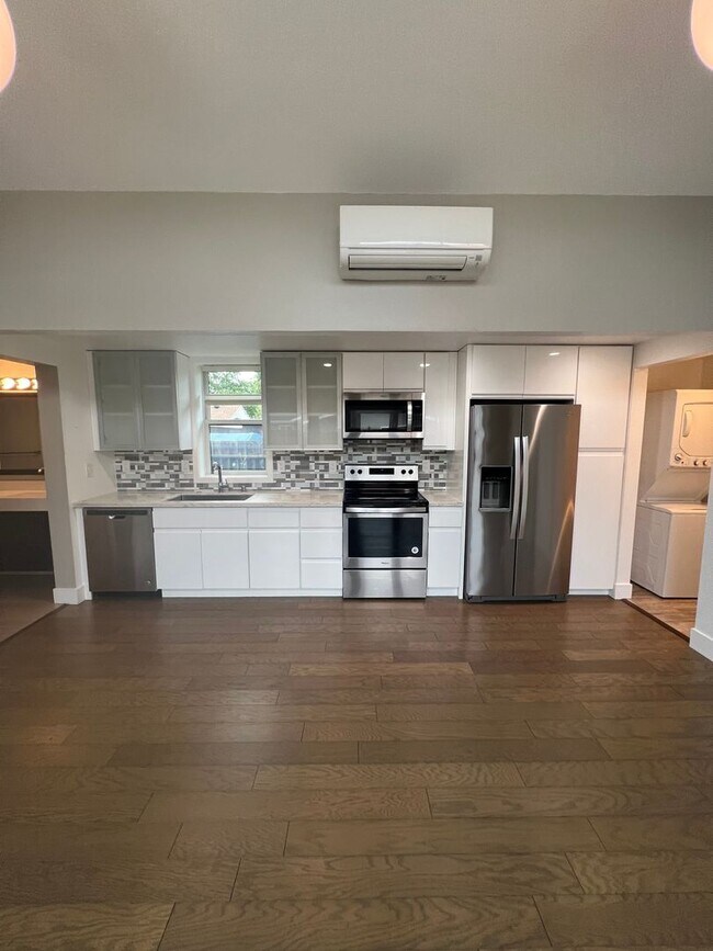 Building Photo - 2 bed/2 bath charming ADU for Rent in Concord