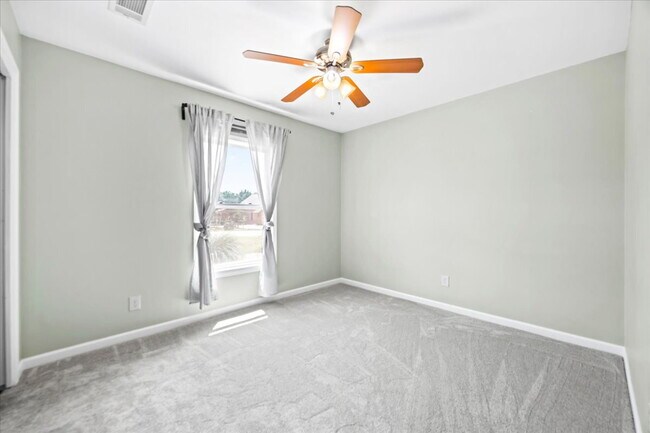 Building Photo - Beautiful 2 Bedroom, 2 Bath Home in Guard-...