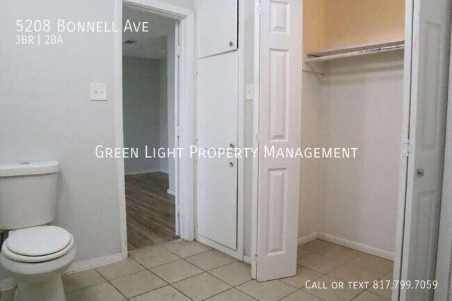 Building Photo - 5208 Bonnell Ave