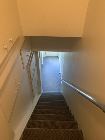 View exiting the apartment - 7098 FERRY Rd