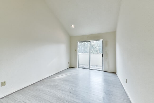 Building Photo - 1811 Veranda Dr
