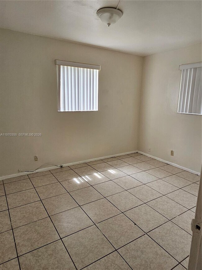 Building Photo - 5820 NW 19th St