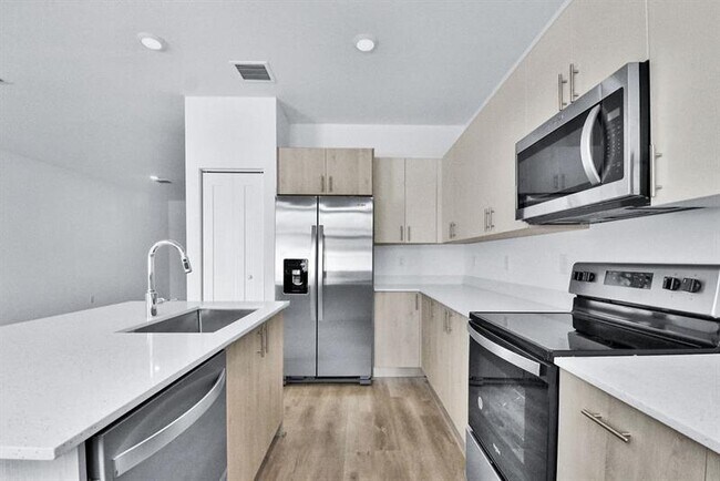 Building Photo - 706 Stellar Ct