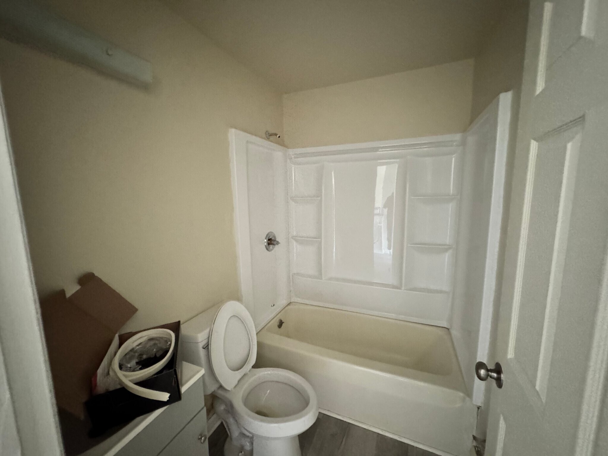 Building Photo - 1105 W 4th St