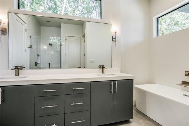 Building Photo - 4631 Manett St