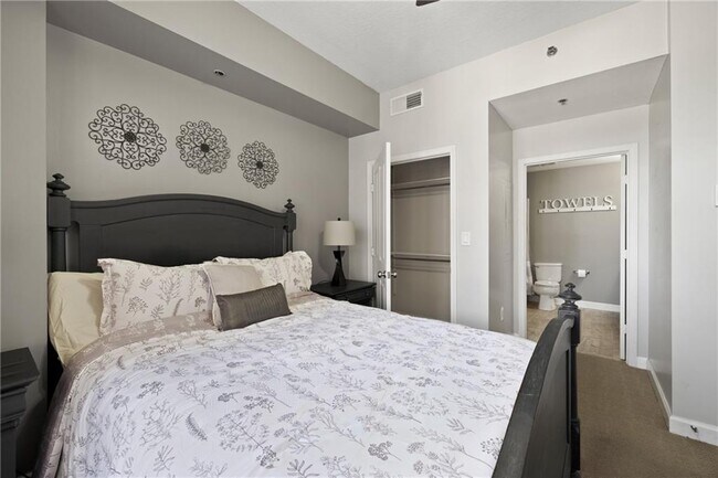 Building Photo - 1101 Juniper St NE