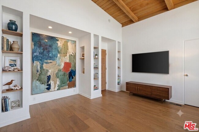 Building Photo - 3909 Sierks Way