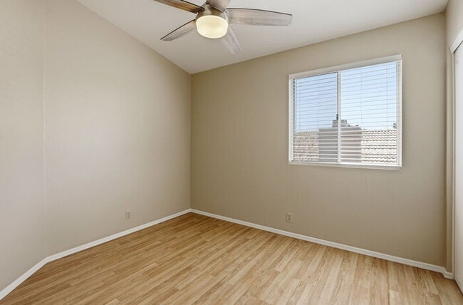 Building Photo - 1295 N Blackstone Dr