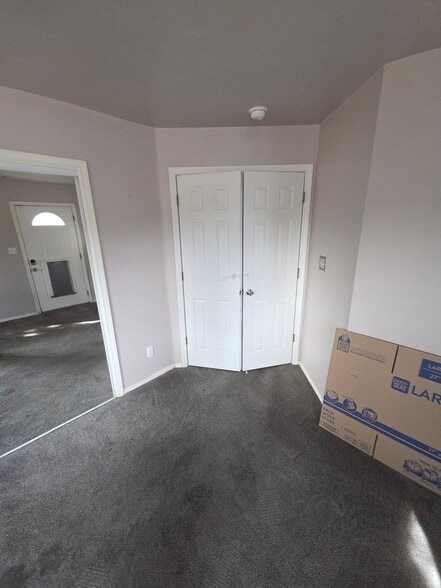 Building Photo - 10228 Belnap Pl