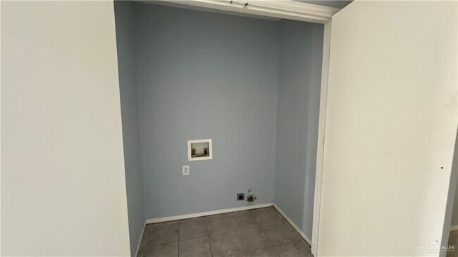 Building Photo - 12 Glasscock Blvd