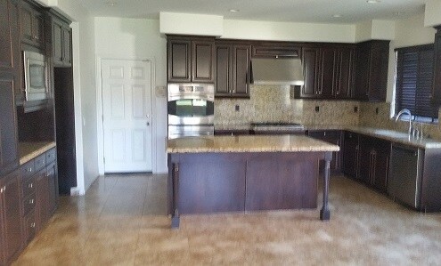 Building Photo - Wonderful 5 Bedroom 3 Bathrooms home in Ch...