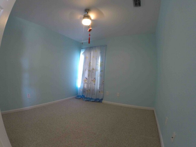 Building Photo - 5073 SW 40th Pl