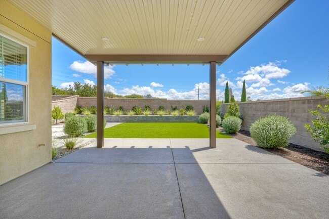 Building Photo - 6675 Agave Cir