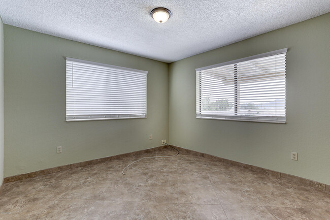 Building Photo - 17137 E Rand Dr