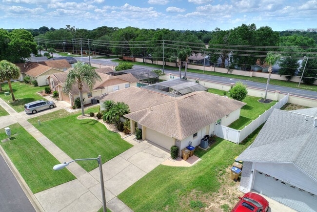 Building Photo - 7725 Indian Ridge Trail N