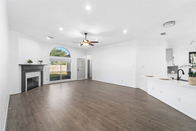 Building Photo - 11543 Valley Pike Ct