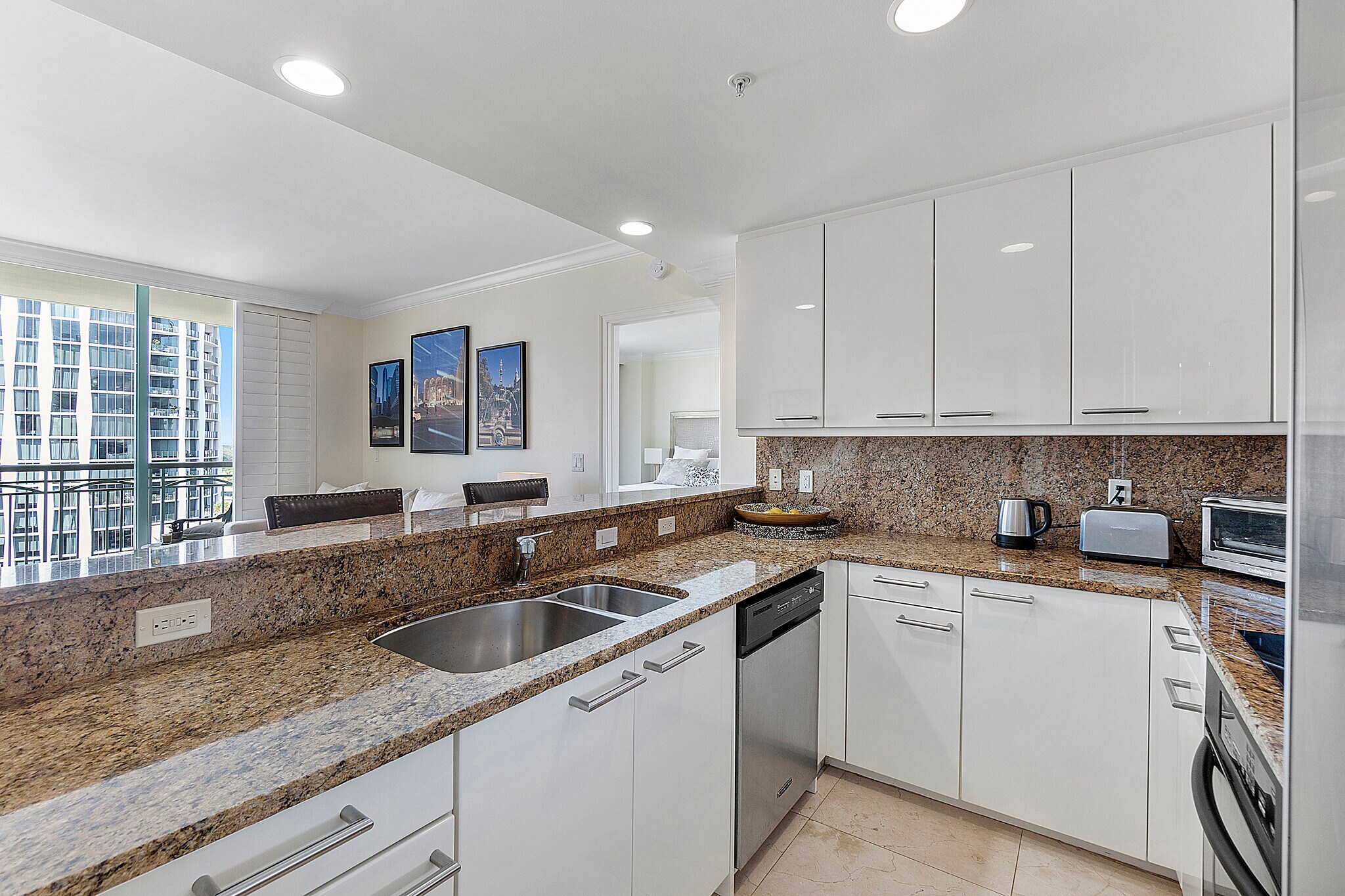 Building Photo - 3350 SW 27th Ave