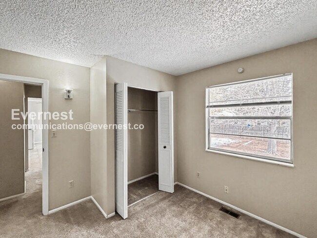 Building Photo - 7380 Colonial Dr