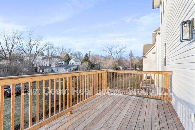 Building Photo - 530 N 3rd St