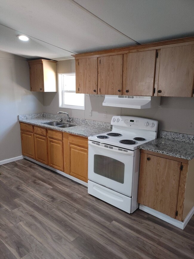 Building Photo - 30 Cambridge Dr