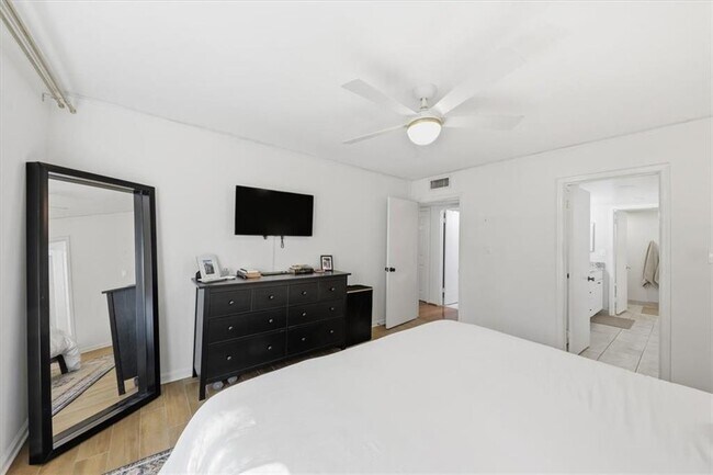 Building Photo - 133 Woodmere Square NW