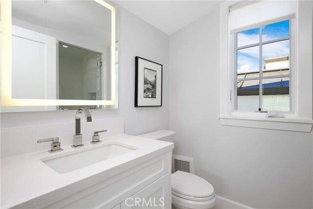 Building Photo - 715 Marigold Ave