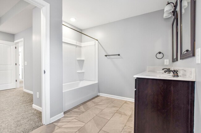 Building Photo - Pet Friendly Three Bedroom!