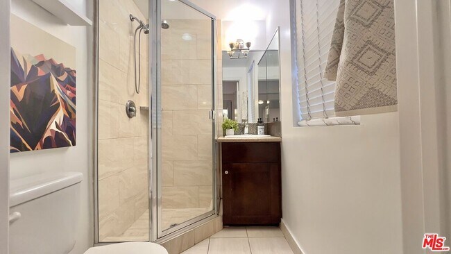 Building Photo - 5633 Carlton Way