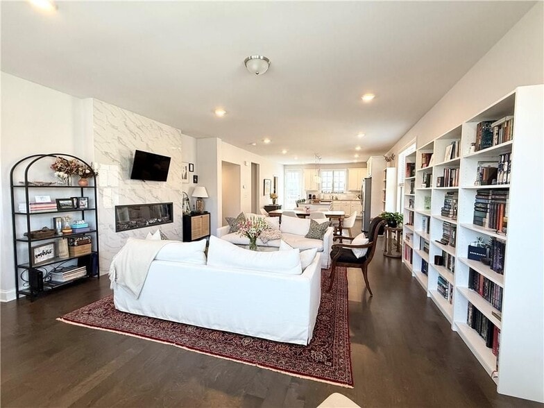 Building Photo - 2520 Great Silver Fir Aly