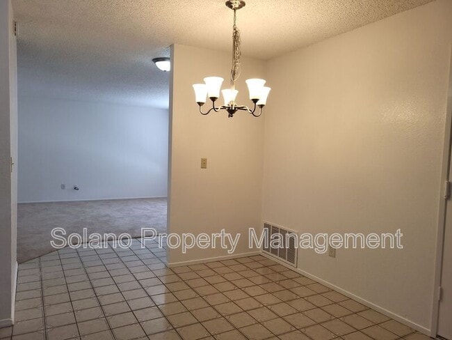 Building Photo - 1801 Rhine Ct