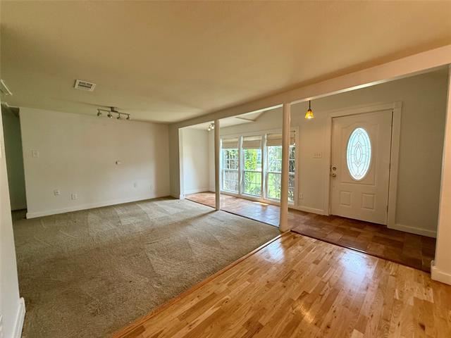 Building Photo - 1108 W Cole St