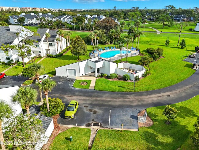 Building Photo - 16 Cove Rd