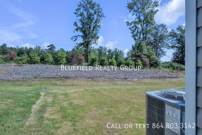 Building Photo - 161 Davis Dr