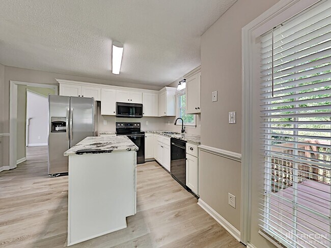 Building Photo - 5005 Baffin Ct
