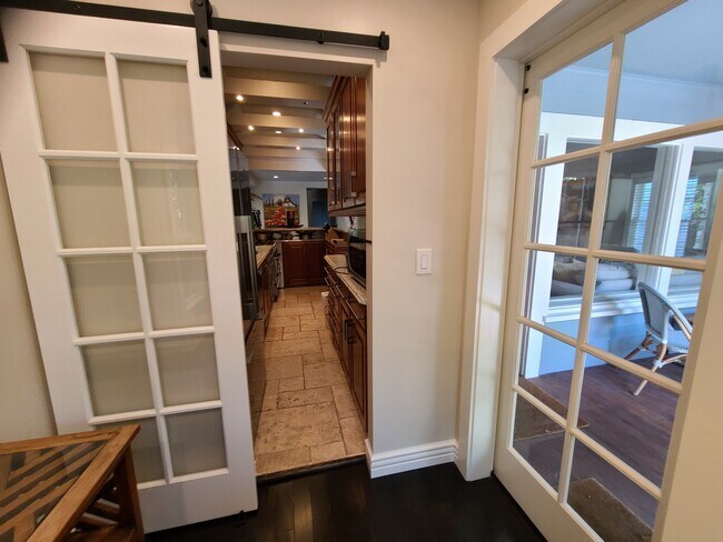 Building Photo - 38 19th Ave