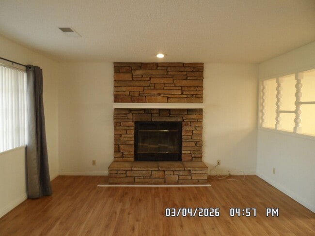 Building Photo - 3 Bedrooms, 1.75 Bathrooms, 2 Car Garage, Fully Fenced, Central Air & Heat, Large Lot, Wood Flooring