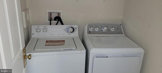 Building Photo - 20401 Trails End Terrace