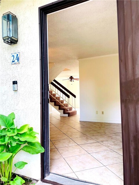 Primary Photo - 1077 S Santo Antonio Dr