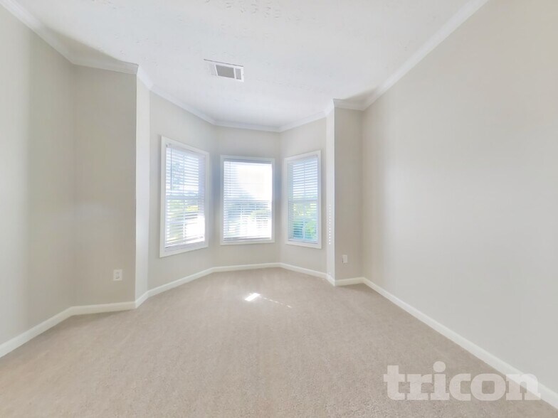 Building Photo - 1055 Crown Landing Pkwy