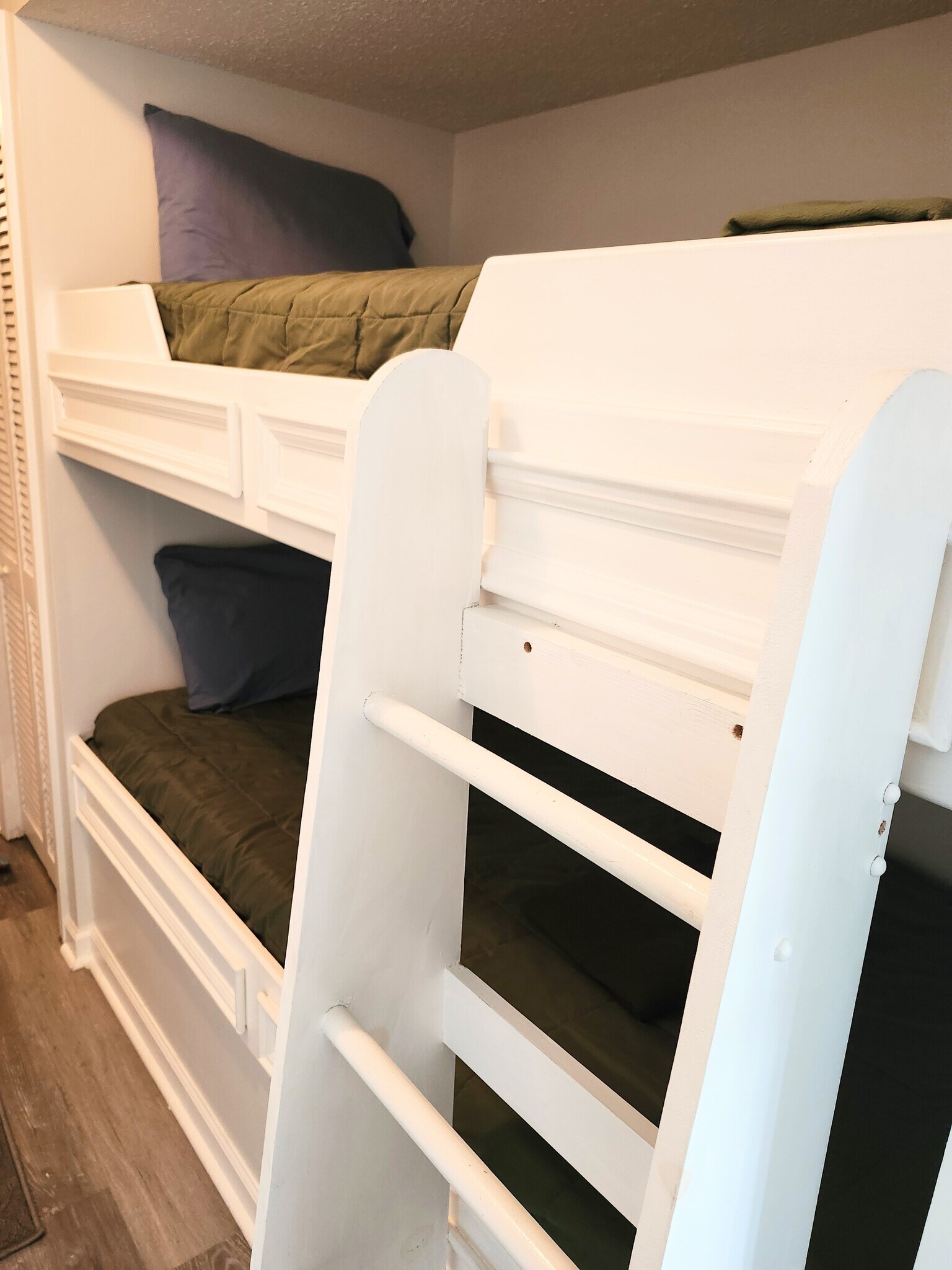 Building Photo - 17462 Front Beach Rd