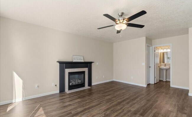 Building Photo - 4995 N Tasman Dr