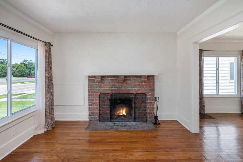 Building Photo - 838 Pinecrest Dr
