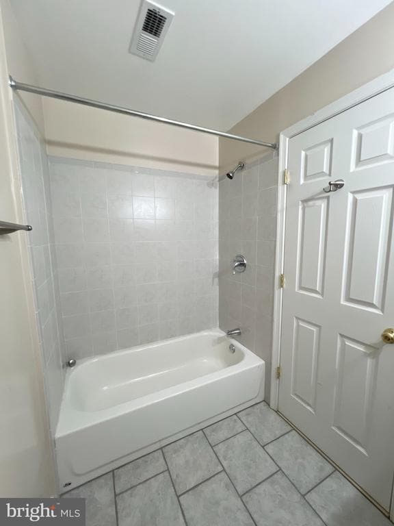Building Photo - 22464 Maison Carree Square