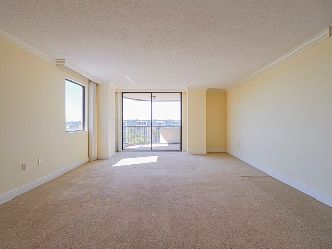 Building Photo - 4600 Jimmy Buffett Mem Hwy