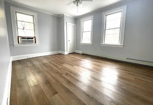Primary Photo - 101 King St