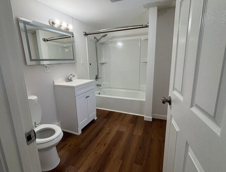 Building Photo - 169 Sewalls Falls Rd