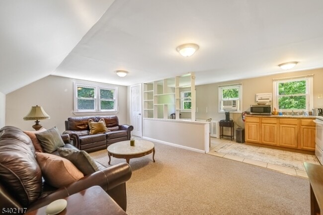 Building Photo - 6 Waughaw Rd