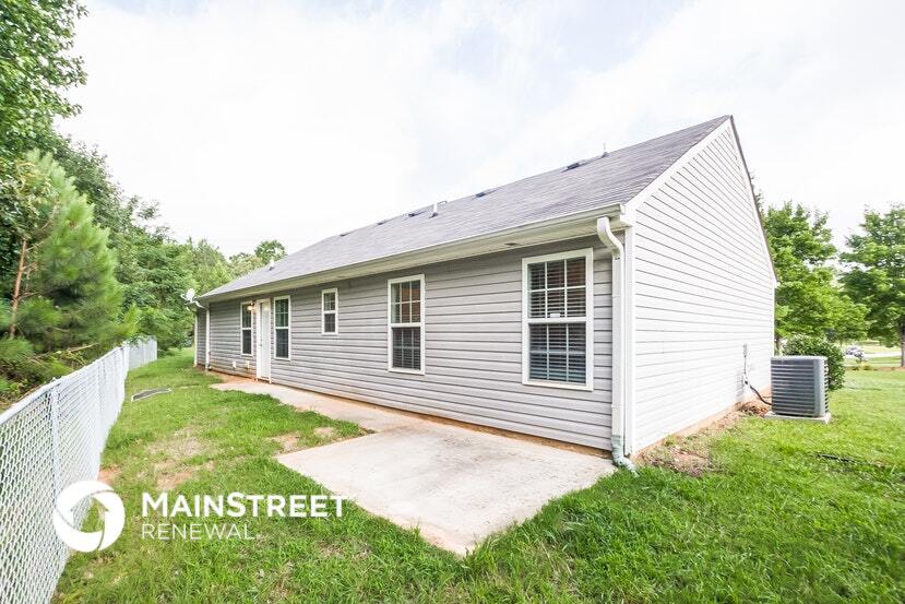 Building Photo - 4980 Wolfcreek View