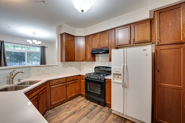 Building Photo - 3904 Preston Dr