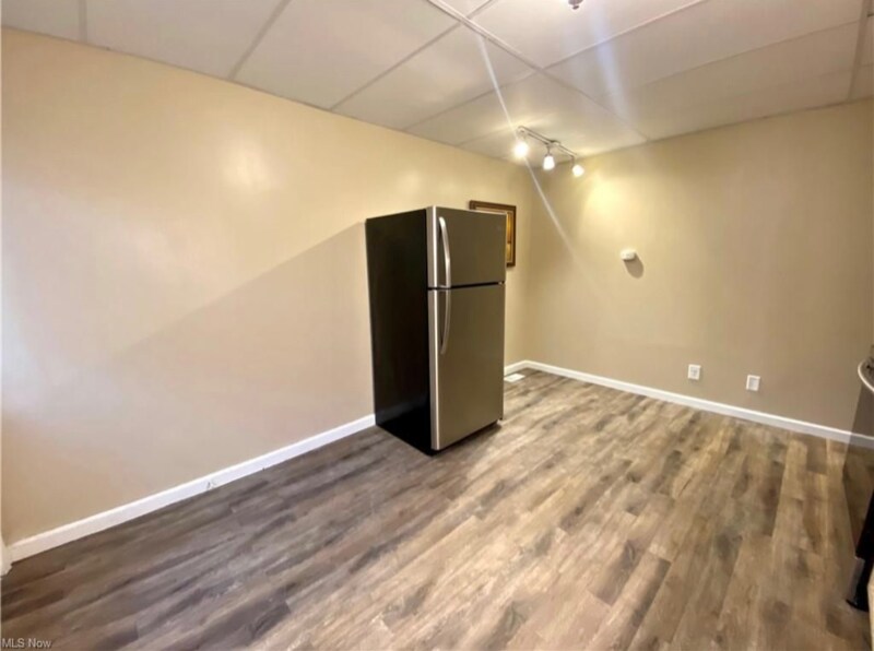 Building Photo - 217 N Huron St